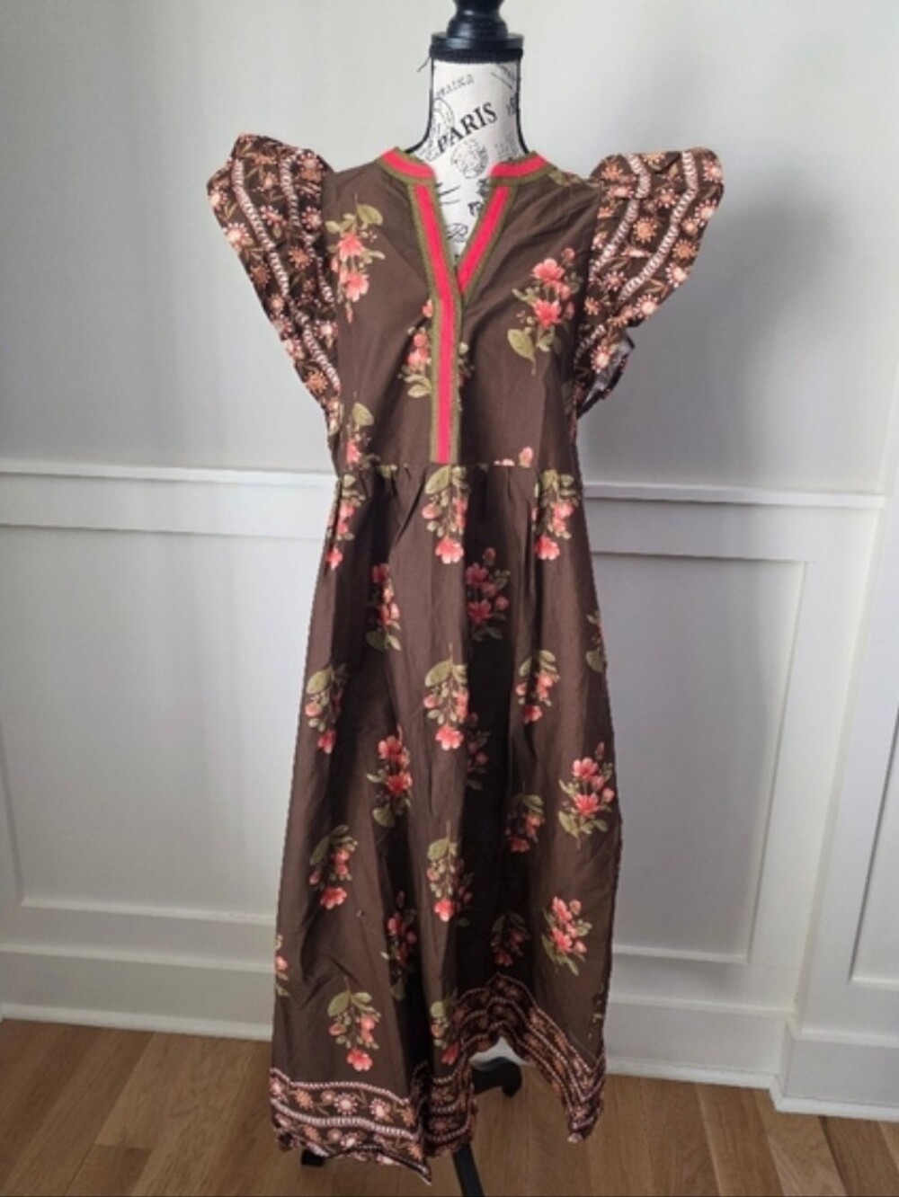 Gorgeous Floral Midi Dress-NWT - Picture 1 of 15
